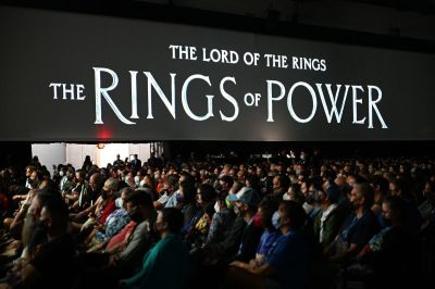 Fans attend 'The Lord of the Rings: The Rings of Power' panel in Hall H of the Convention Center during Comic-Con International on July 22, 2022 in San Diego, California.