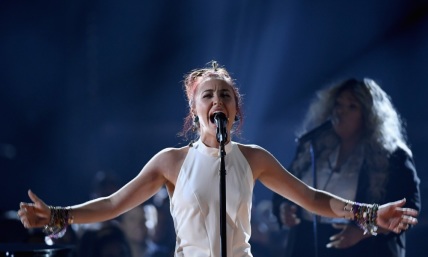  Lauren Daigle canceled concert to host prayer vigil for victims of Nashville shooting