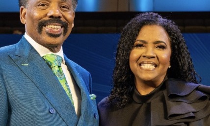Tony Evans marries Carla Crummie in 'private ceremony,' Oak Cliff Bible Church reveals