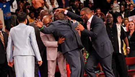 Tongues-talking Tyler Perry caught on video raining ‘dollars’ on stripper at Usher concert